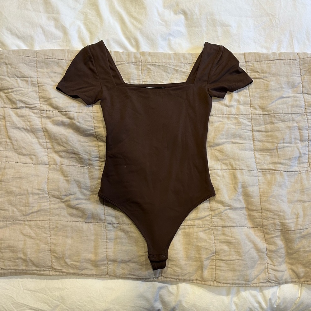 Aritzia Babaton Contour Brown square neck bodysuit